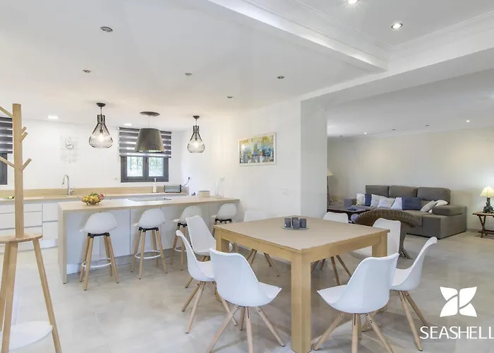 Villa Isabelle By Algarve Holidays - Loule Villa *
