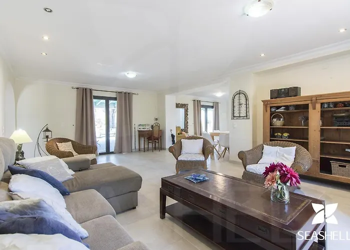 Villa Isabelle By Algarve Holidays - Loule Villa *