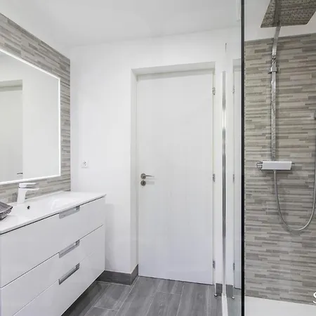 Isabelle - 빌라 롤레